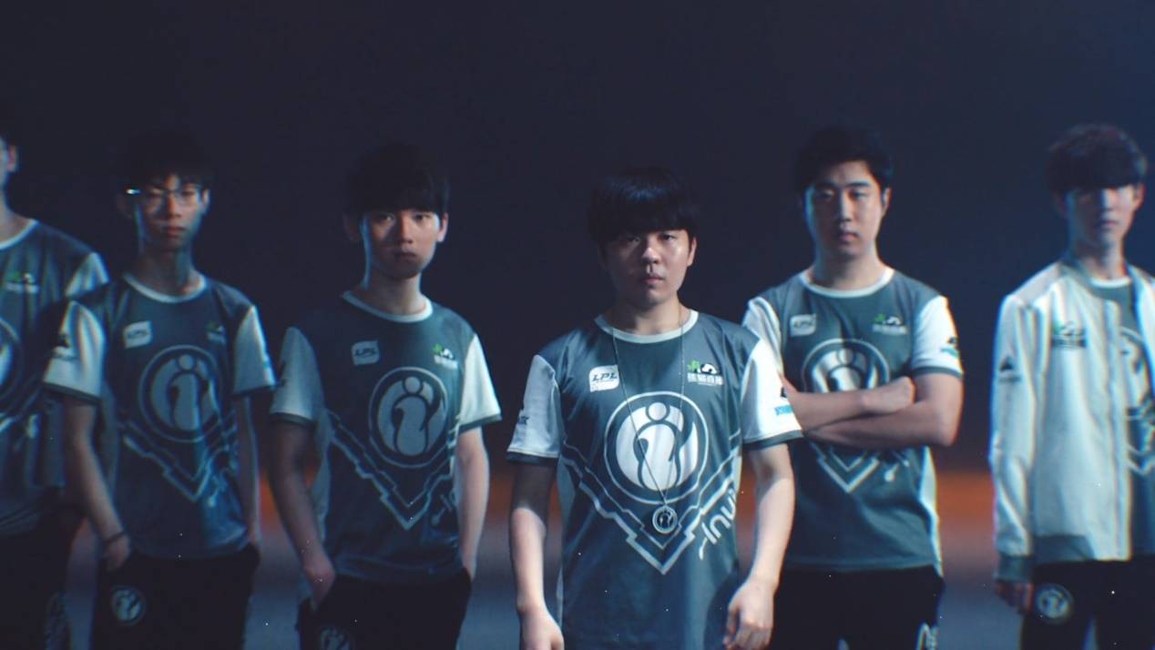 键时刻挺身 键时刻挺身